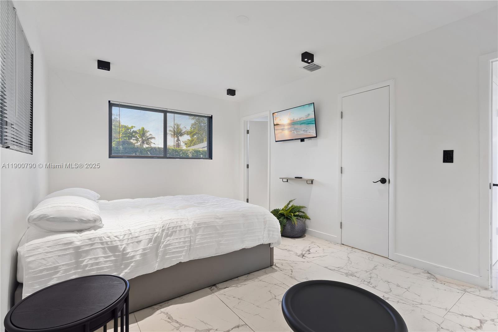 BUENA VISTA HEIGHTS EXTEN - Residential Lease