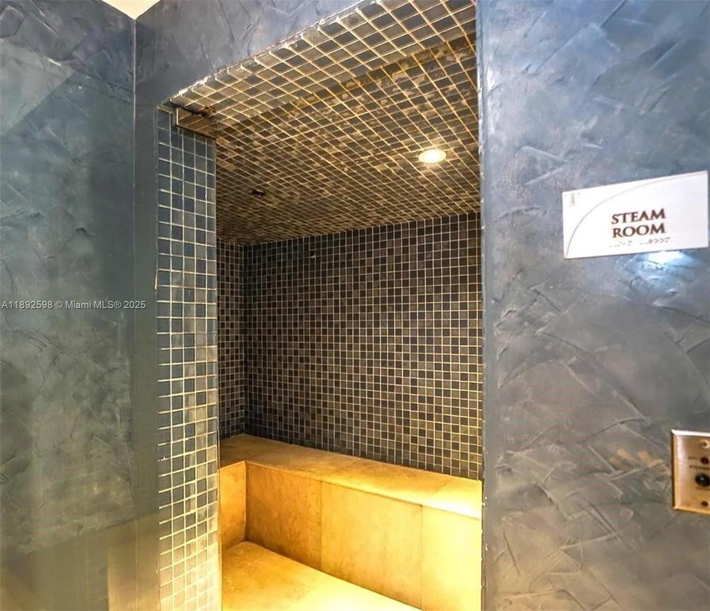 TDR TOWER I CONDO - Residential