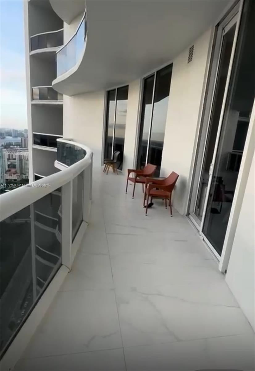 TDR TOWER I CONDO - Residential