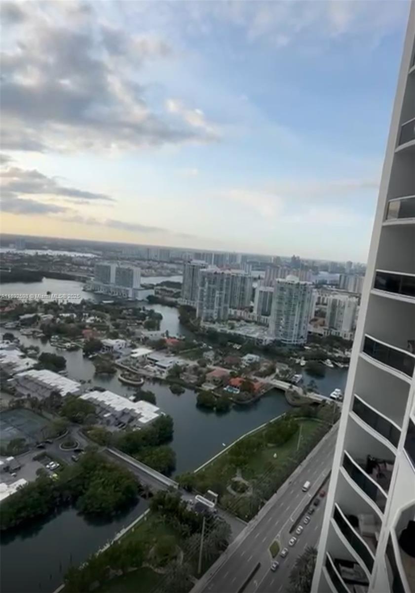 TDR TOWER I CONDO - Residential