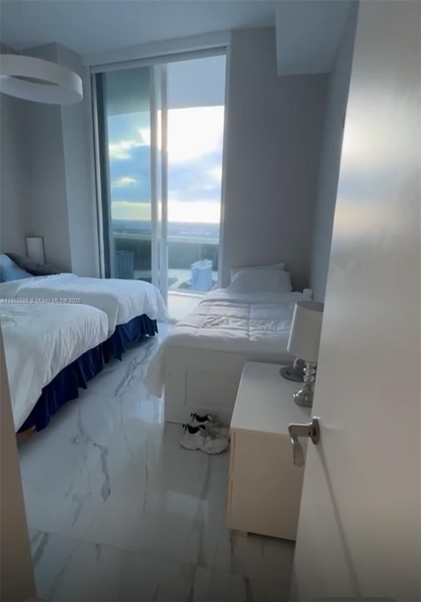 TDR TOWER I CONDO - Residential