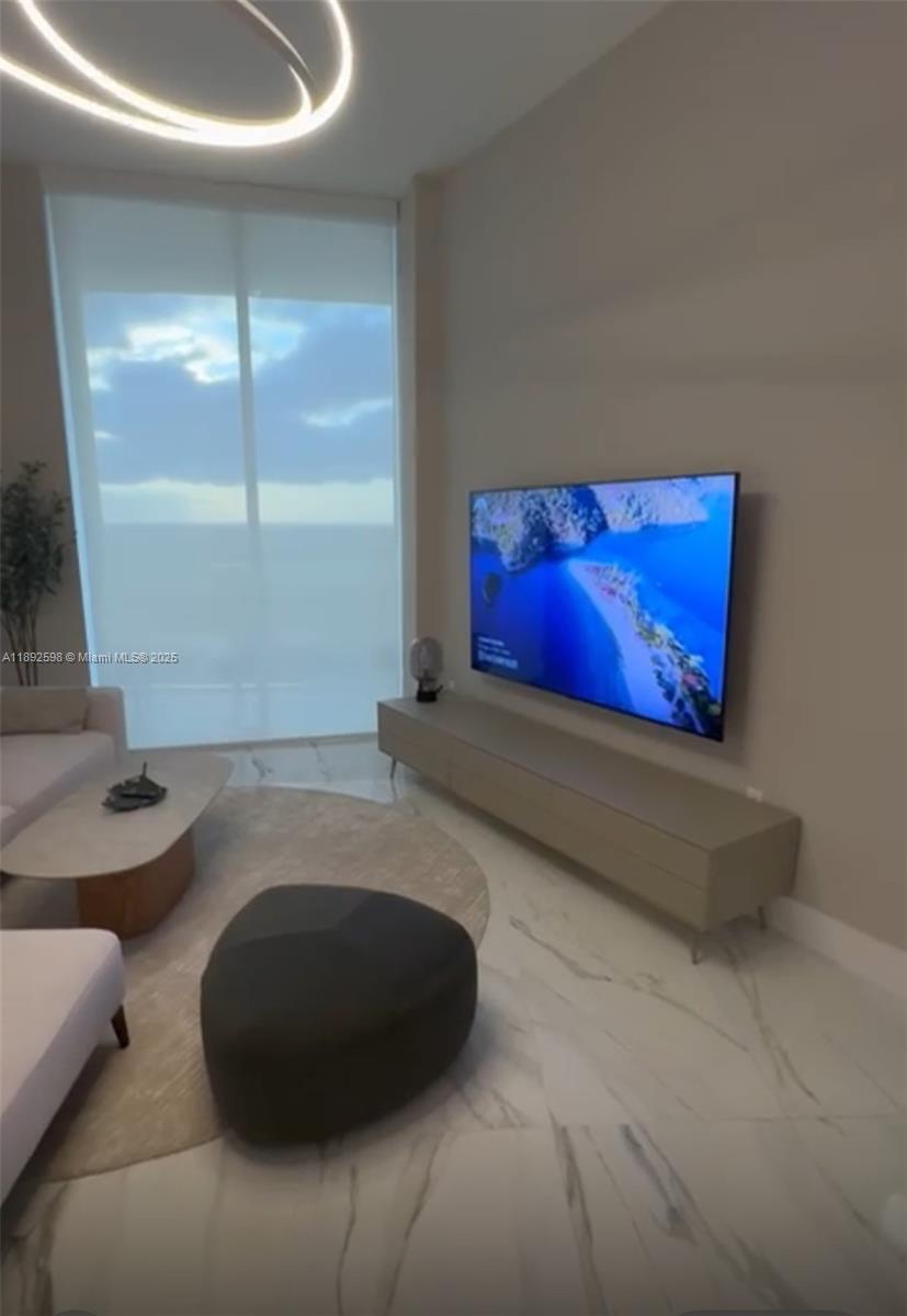 TDR TOWER I CONDO - Residential