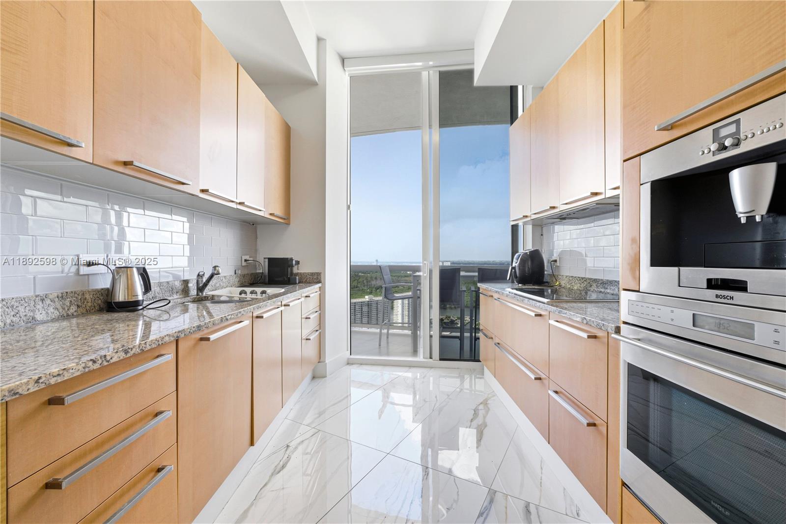 TDR TOWER I CONDO - Residential