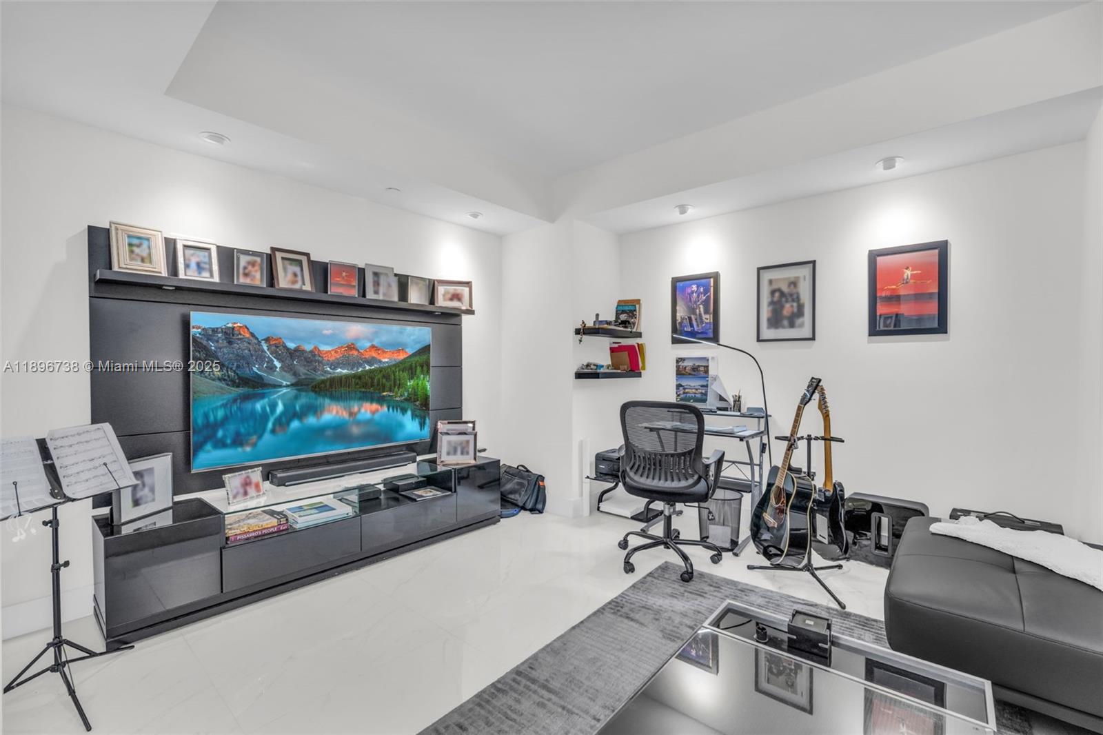 THE PENINSULA CONDO - Residential