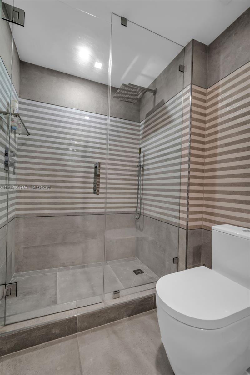 THE PENINSULA CONDO - Residential