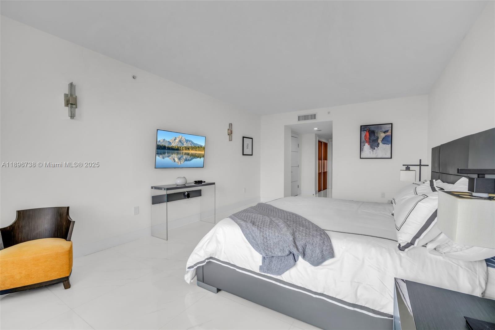 THE PENINSULA CONDO - Residential