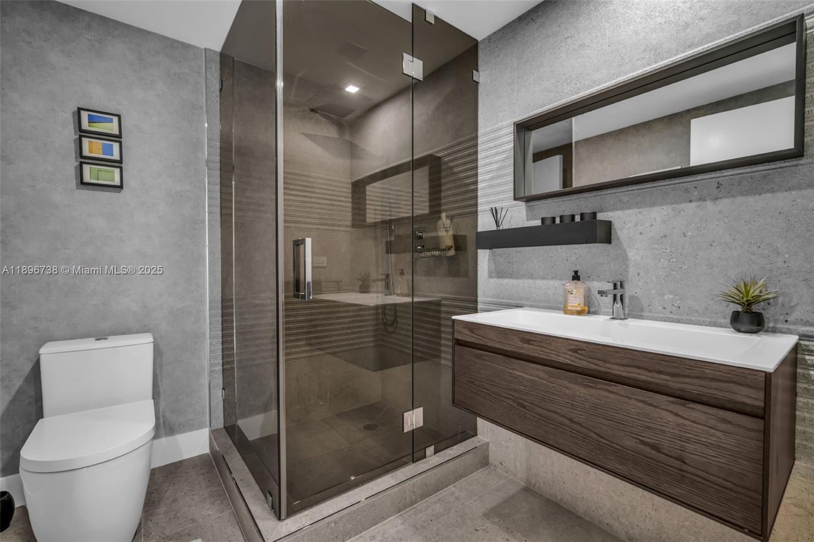 THE PENINSULA CONDO - Residential