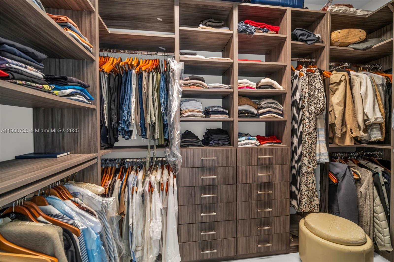 THE PENINSULA CONDO - Residential