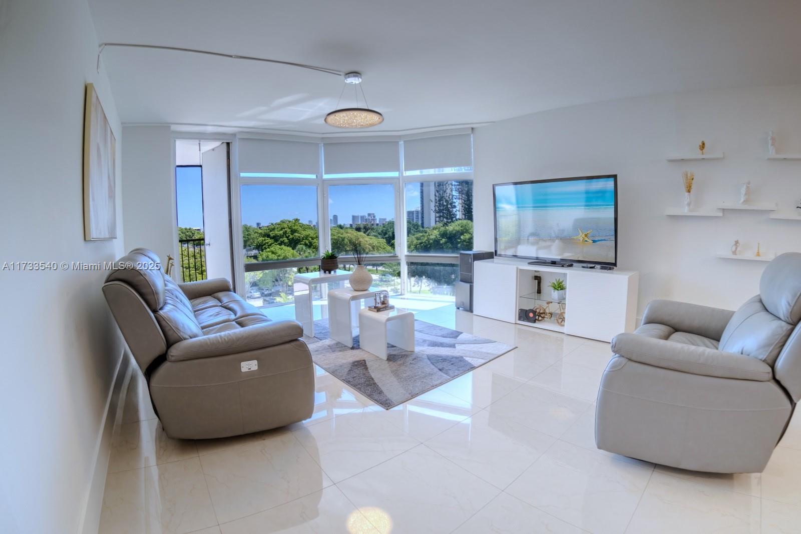 20100 W Country Club Dr 504