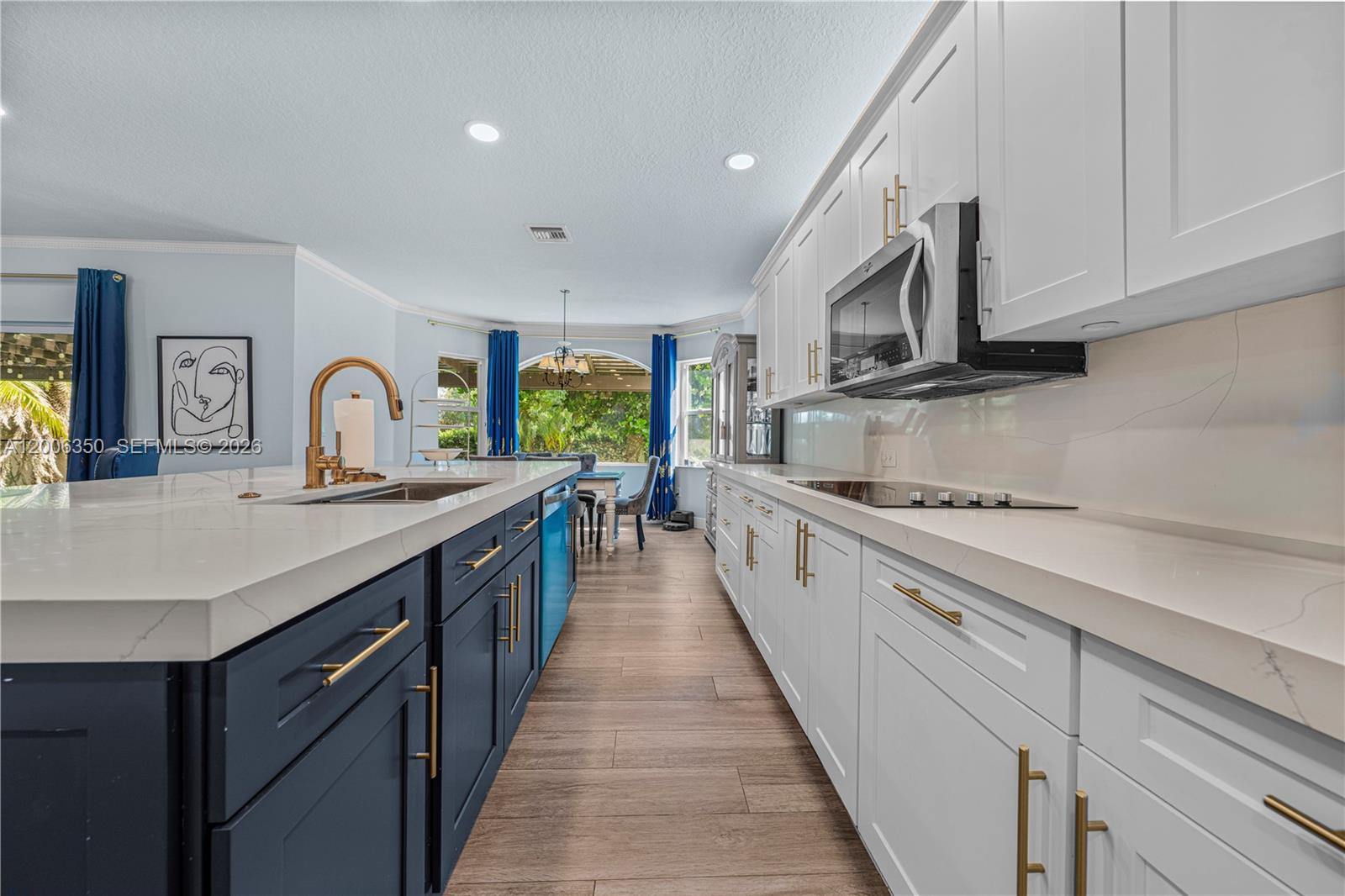 SESSA EIGHT - Residential