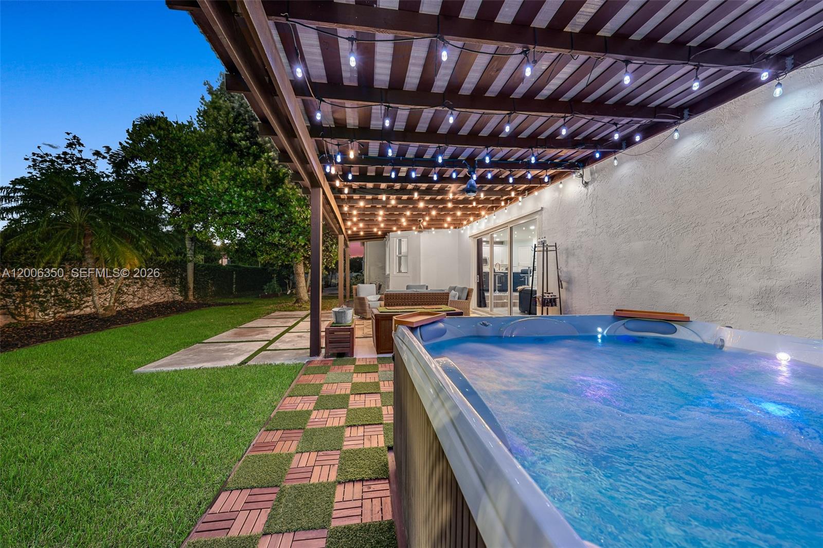 SESSA EIGHT - Residential