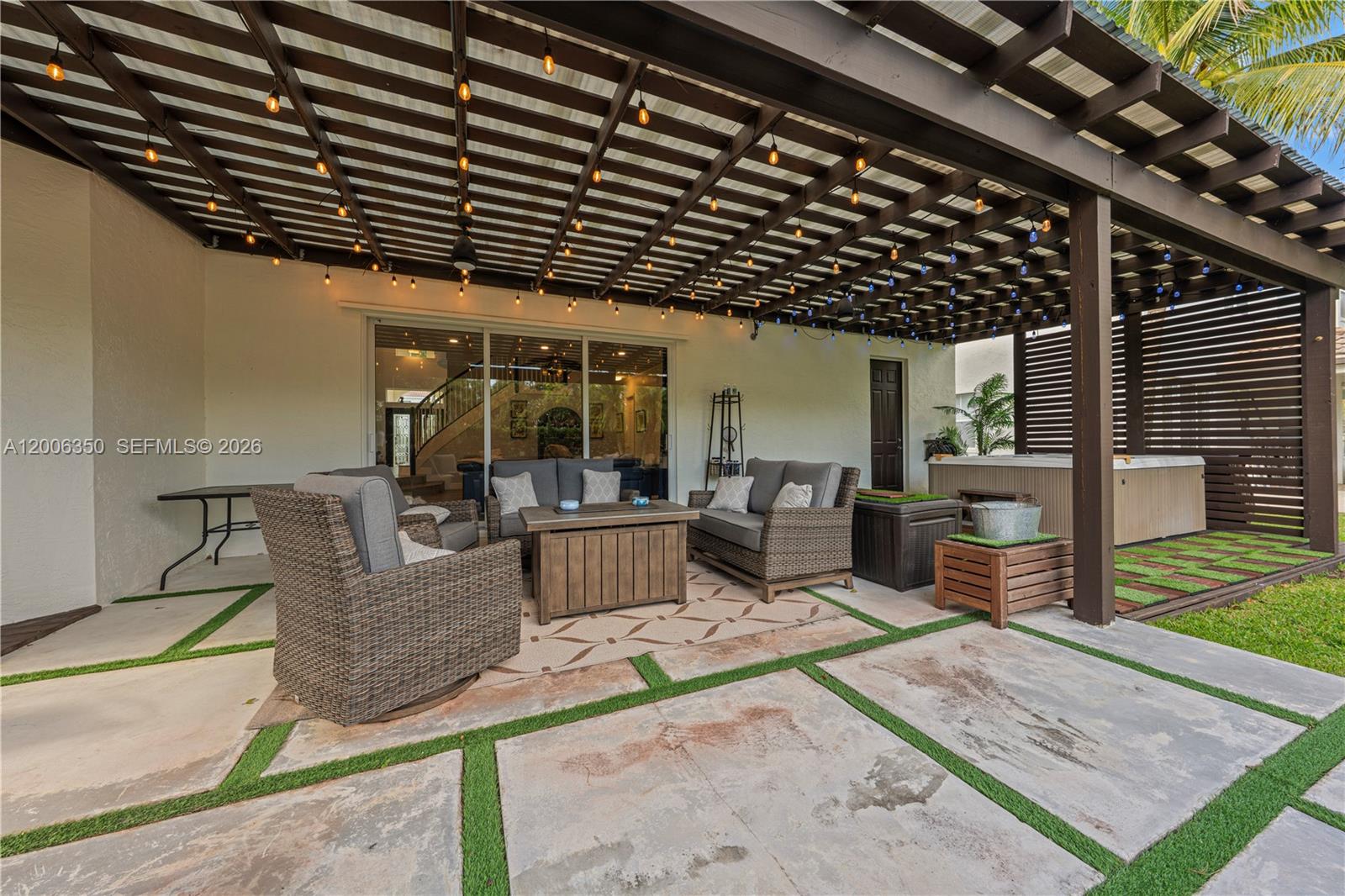 SESSA EIGHT - Residential