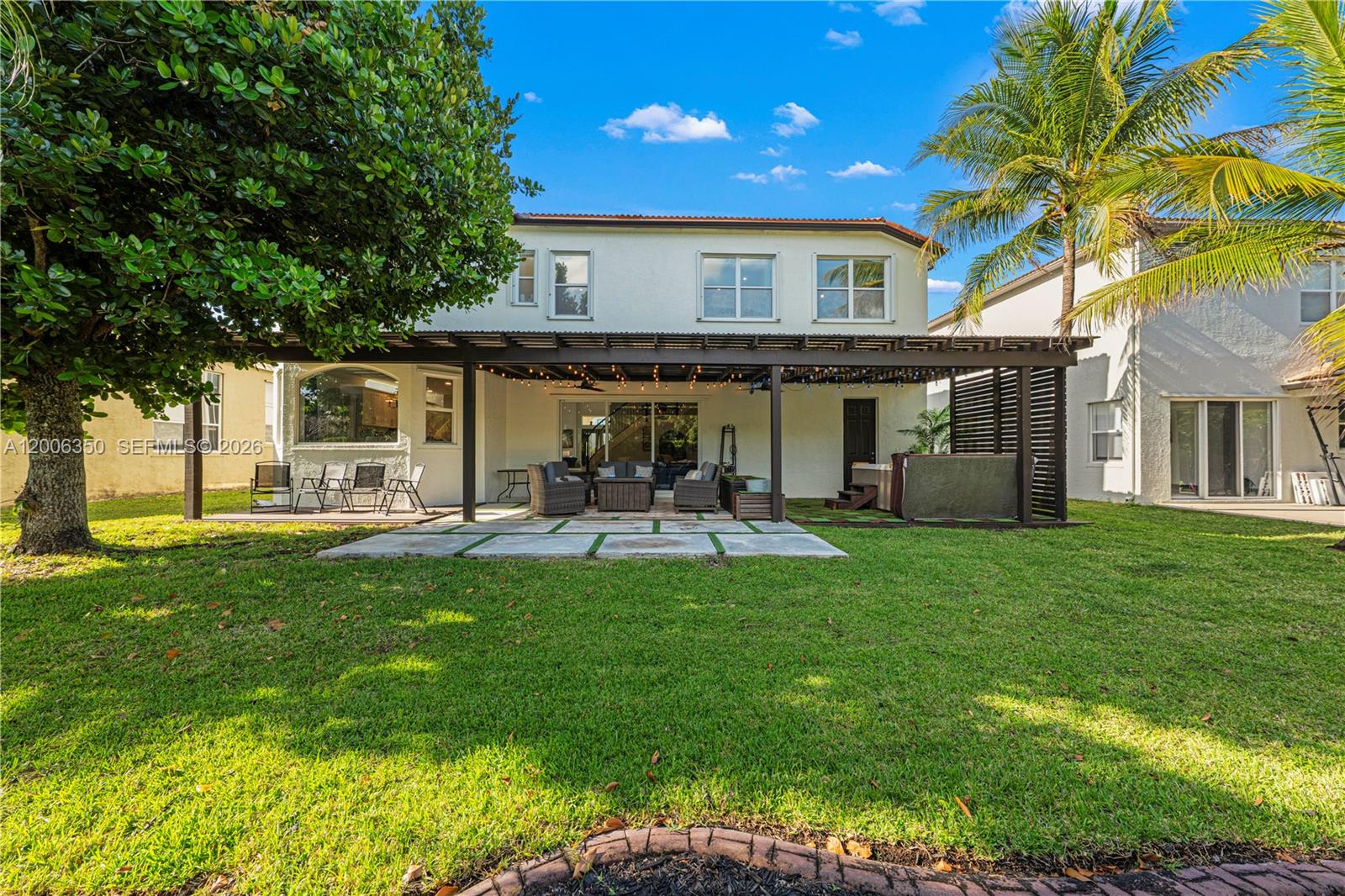 SESSA EIGHT - Residential