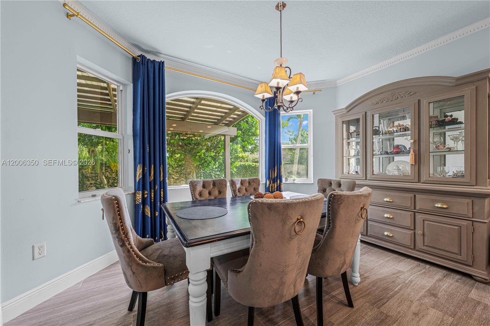 SESSA EIGHT - Residential