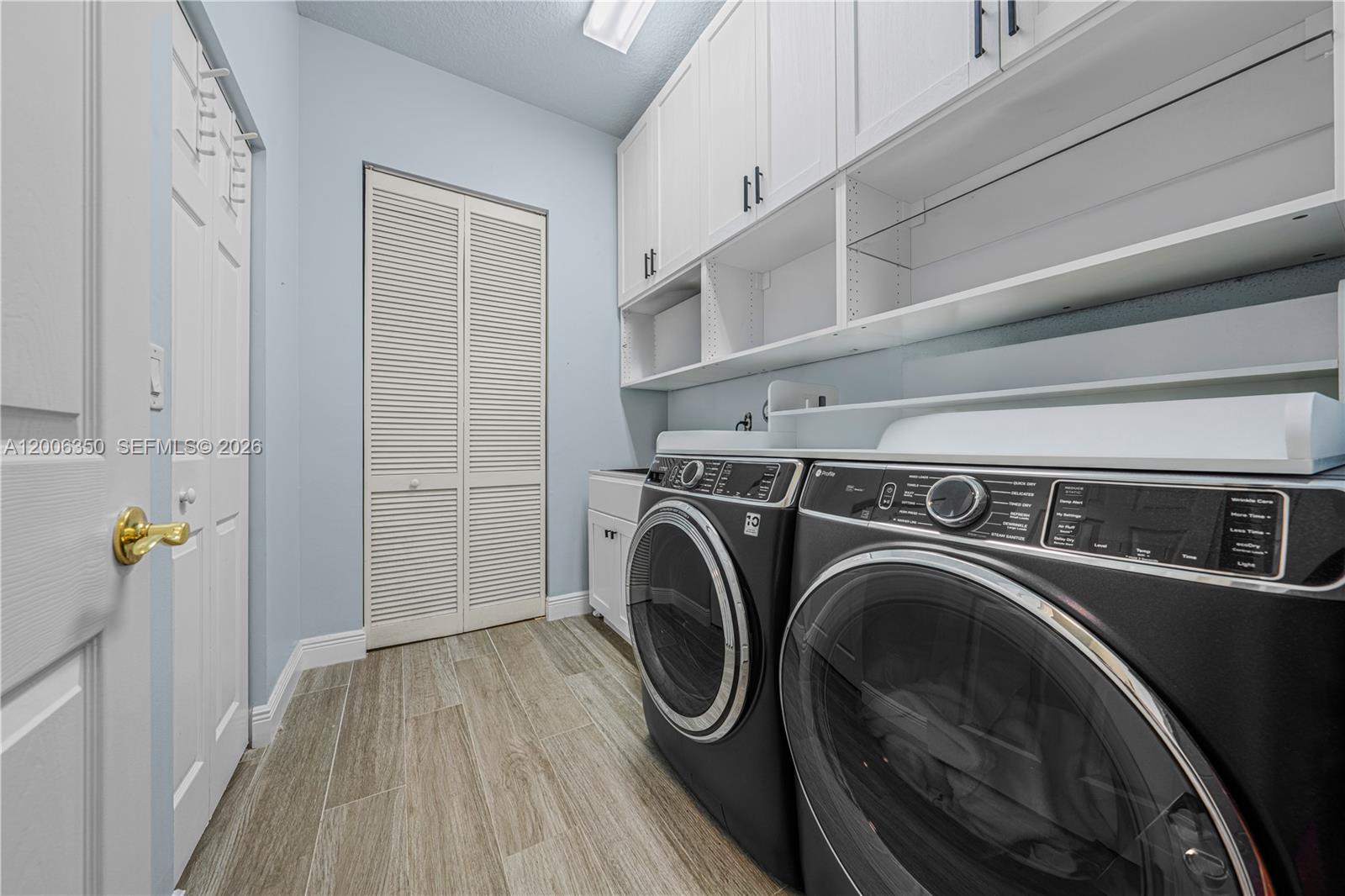 SESSA EIGHT - Residential