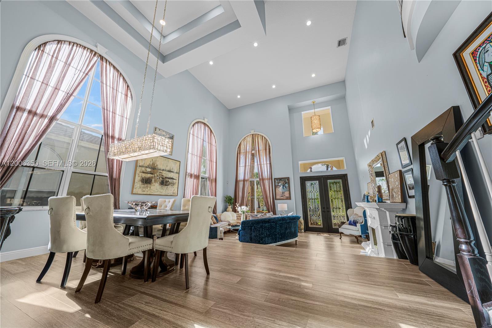 SESSA EIGHT - Residential