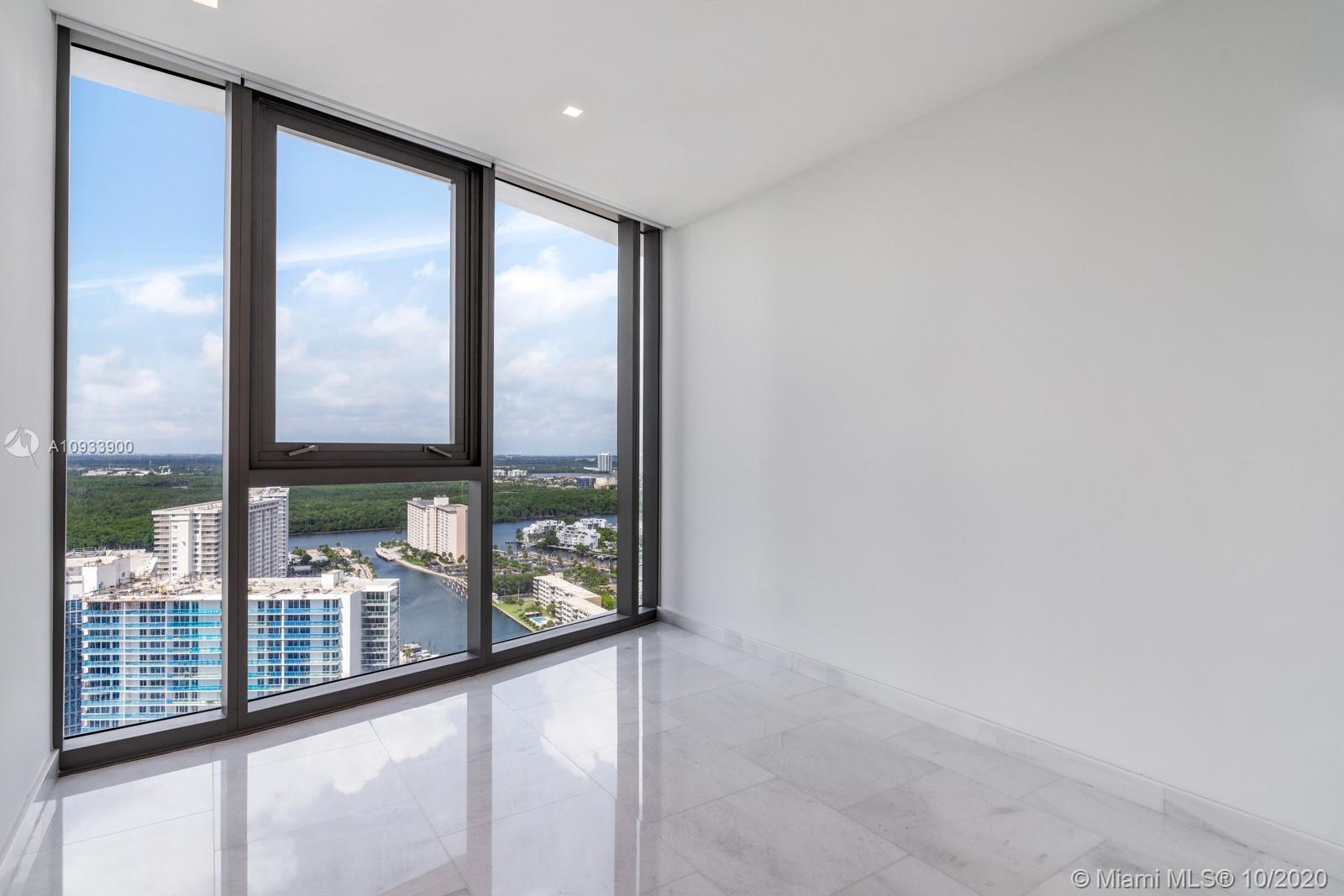 Ritz Carlton Residence - Residential