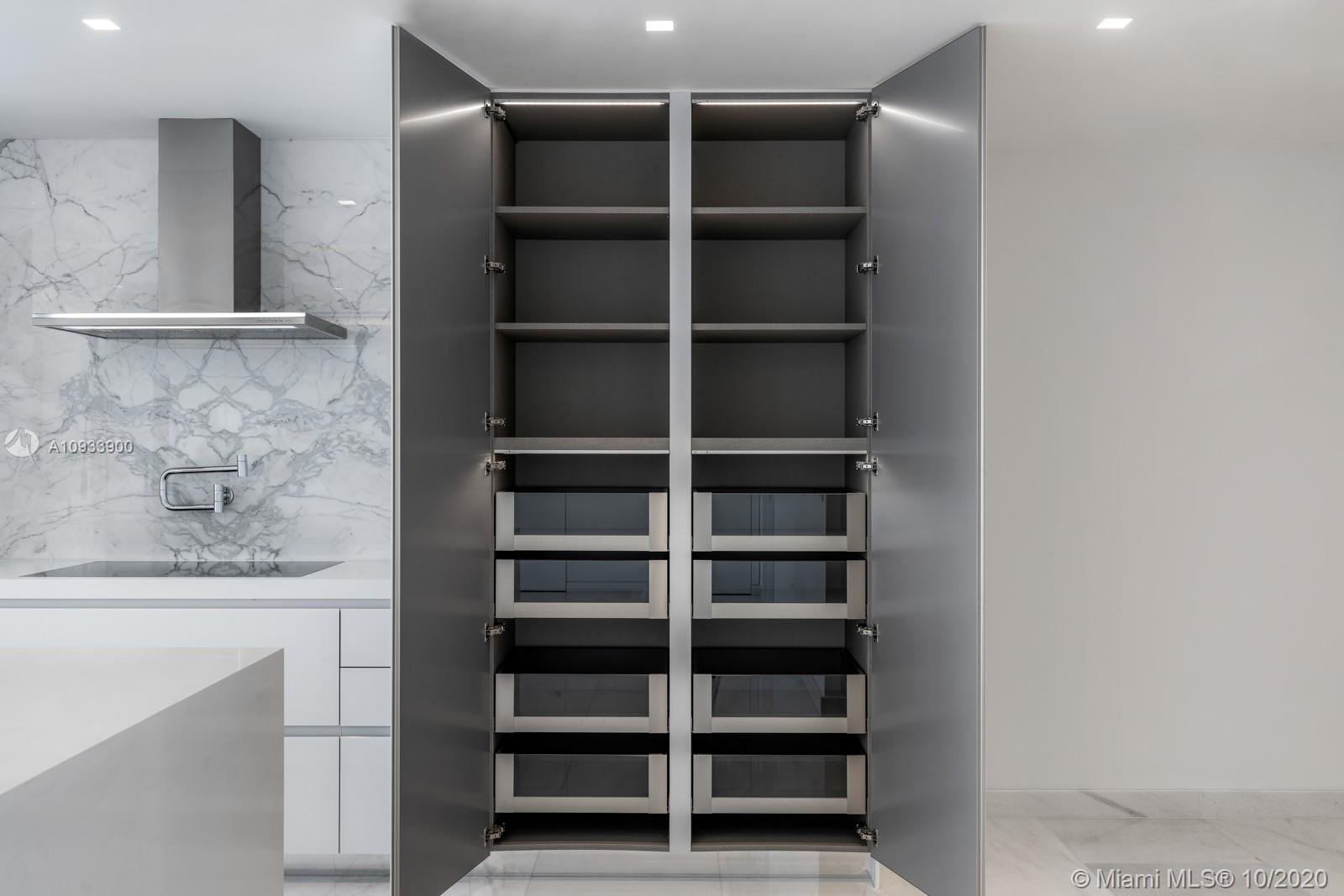 Ritz Carlton Residence - Residential