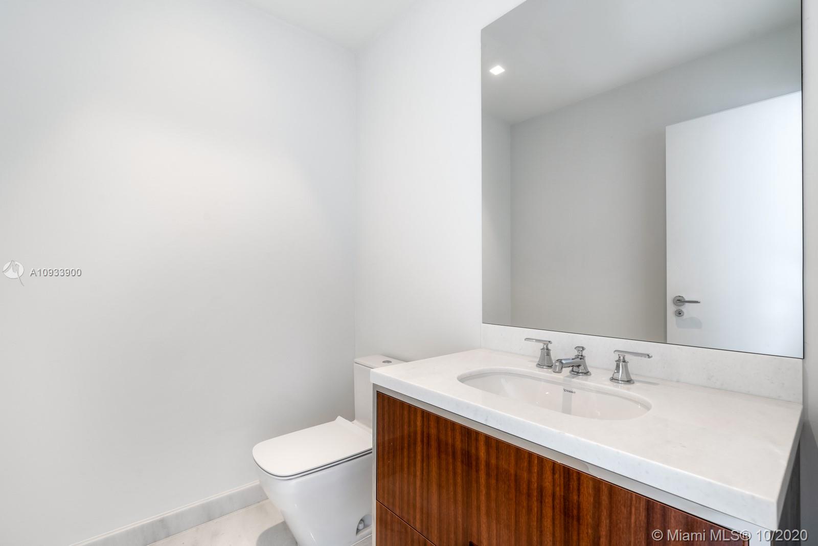 Ritz Carlton Residence - Residential