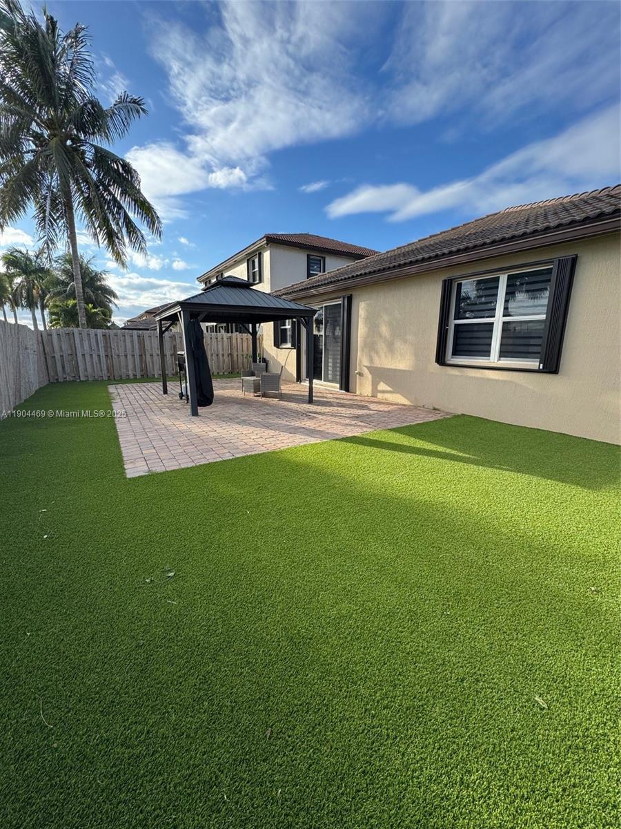 HEMINGWAY POINT - Residential