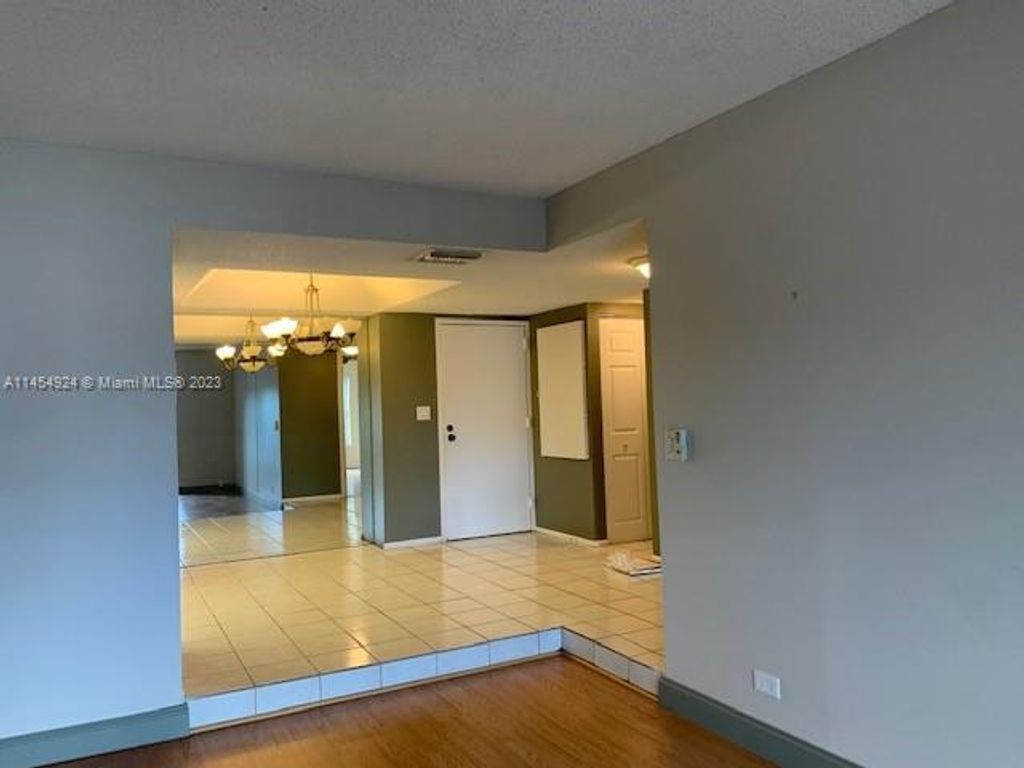 Photo of 3710 Inverrary Dr #3K, Lauderhill, FL 33319 (MLS # A11454924)