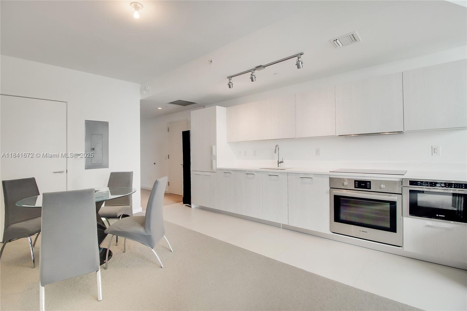 501 NE 31st St 3607