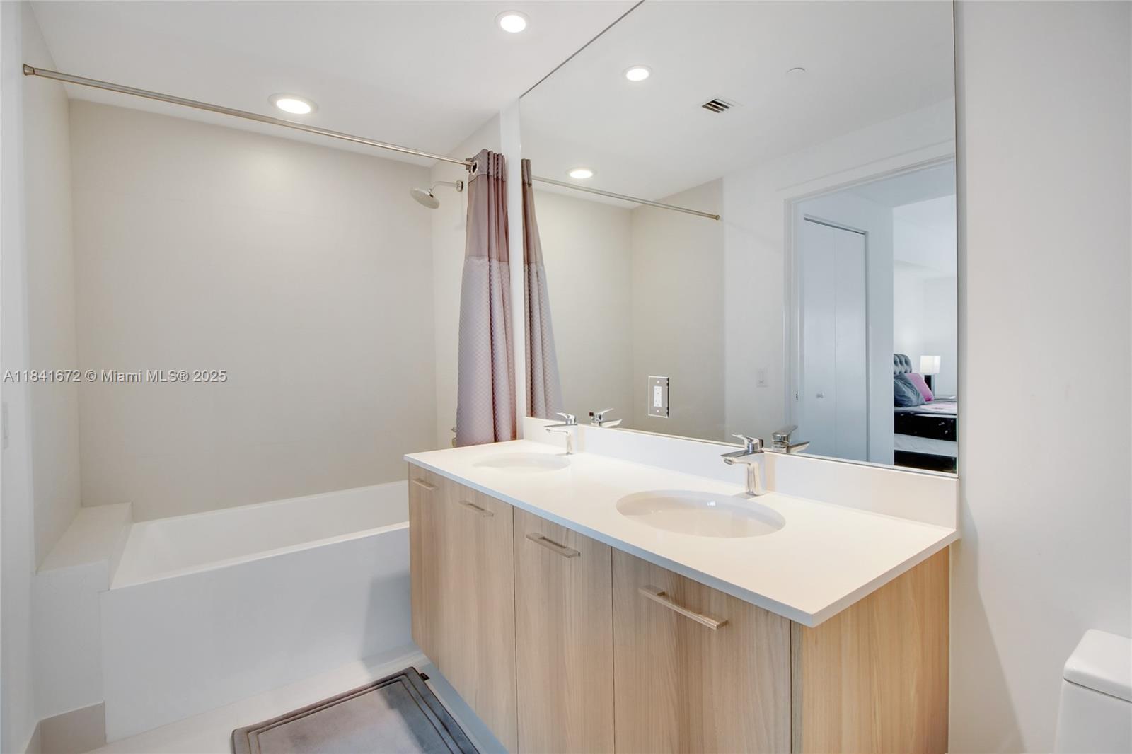 PARAISO BAYVIEWS CONDO - Residential