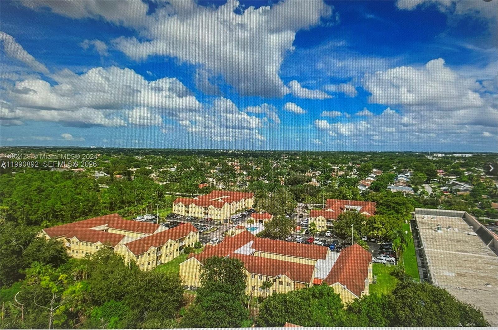 WILLOW WALK OF KENDALL CO - Residential