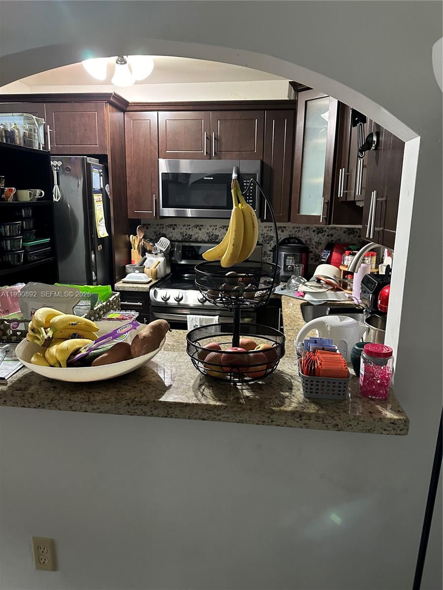 WILLOW WALK OF KENDALL CO - Residential