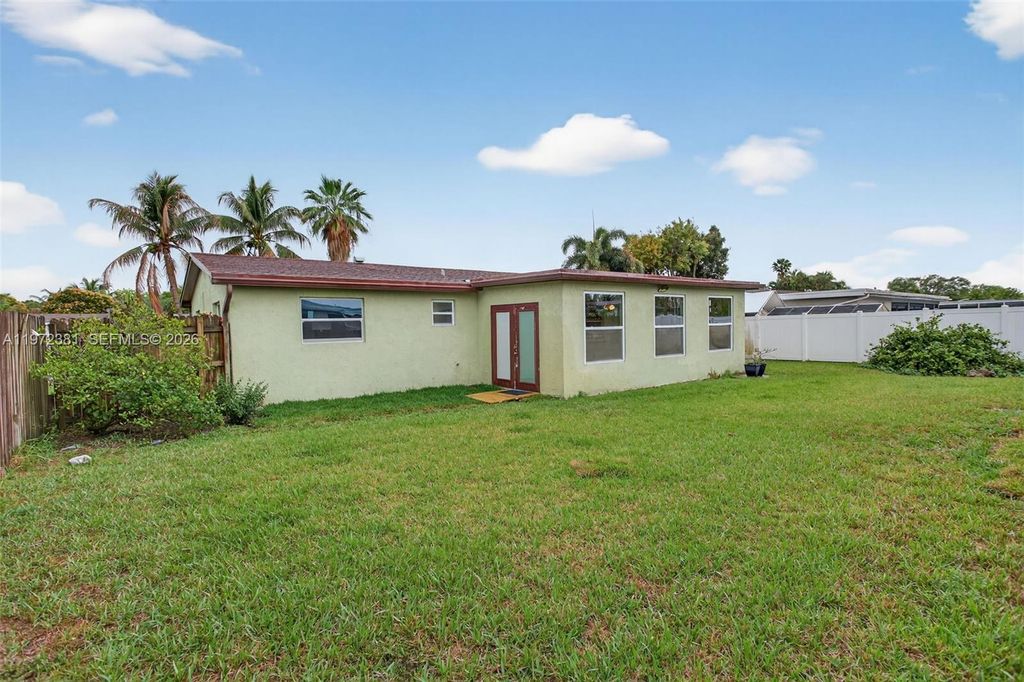 Photo of 6533 NW 1st St, Margate, FL 33063 (MLS # A11972381)