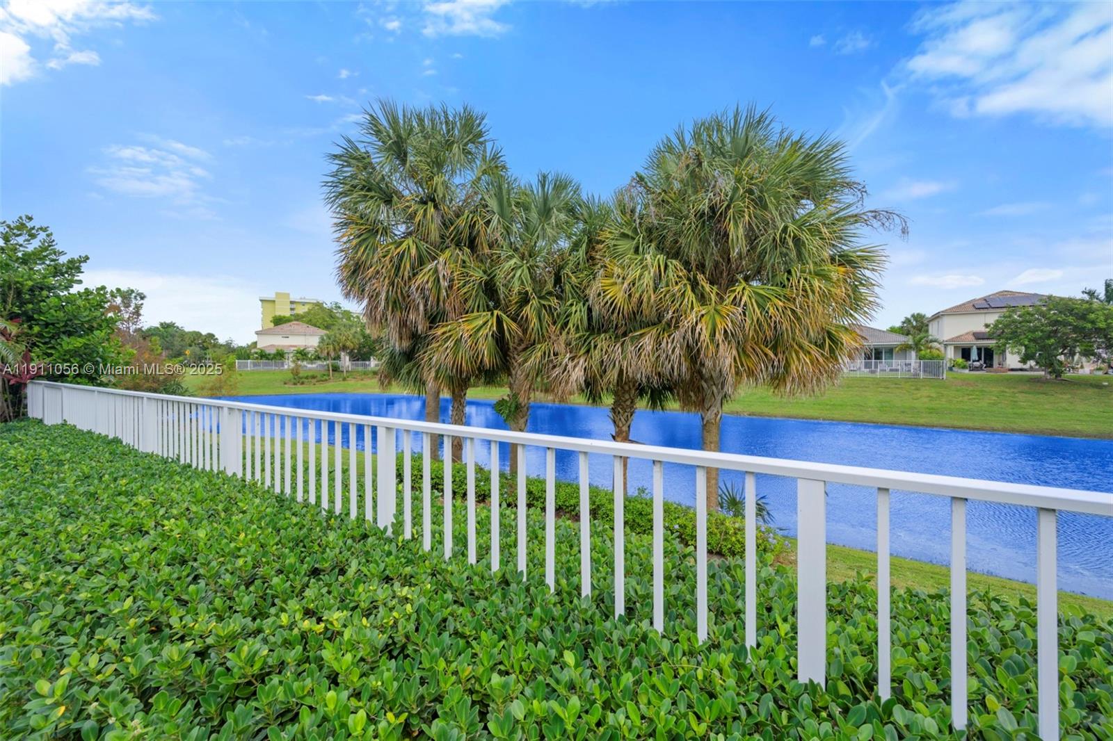 HILLCREST COUNTRY CLUB SO - Residential Lease