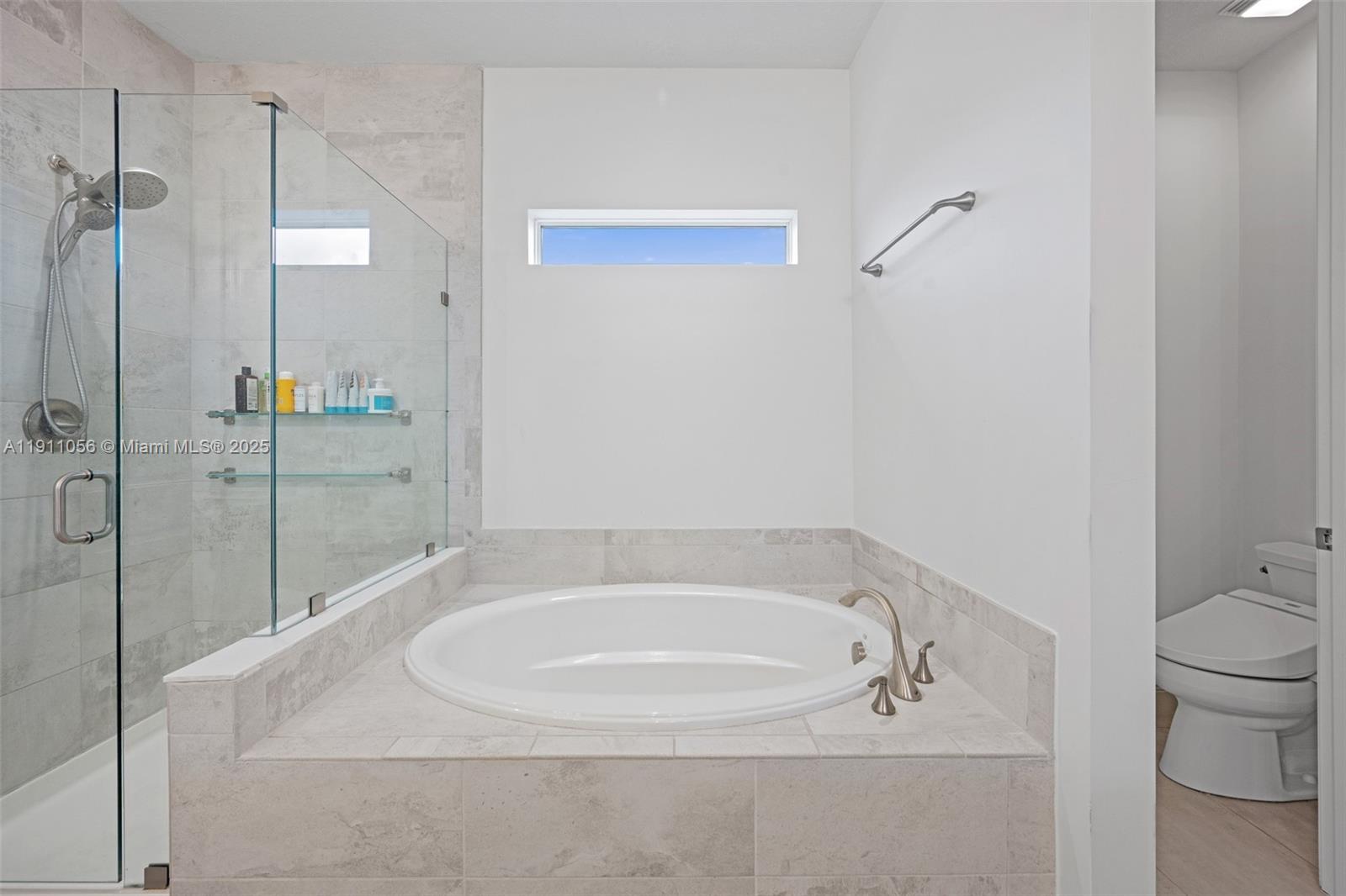 HILLCREST COUNTRY CLUB SO - Residential Lease