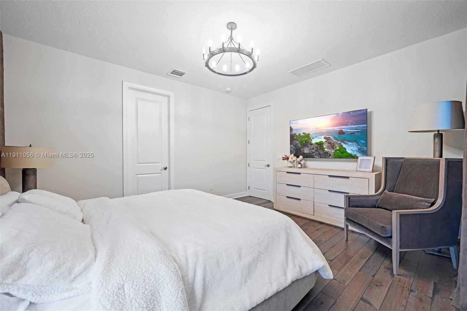 HILLCREST COUNTRY CLUB SO - Residential Lease