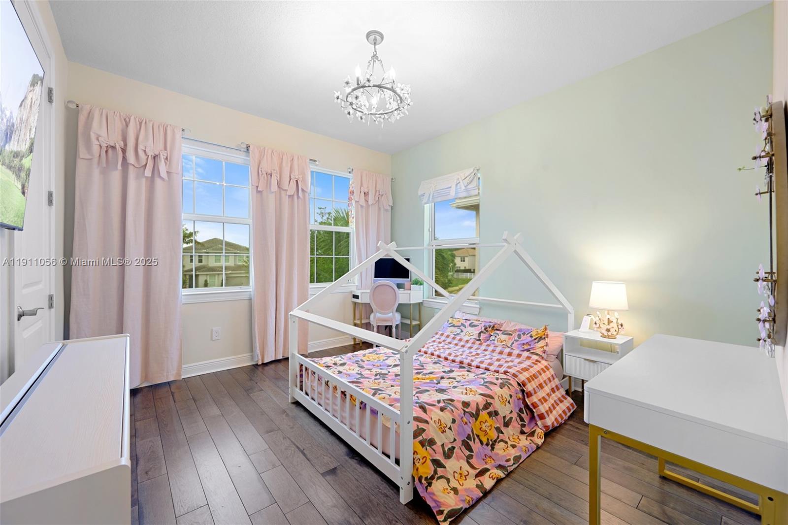 HILLCREST COUNTRY CLUB SO - Residential Lease