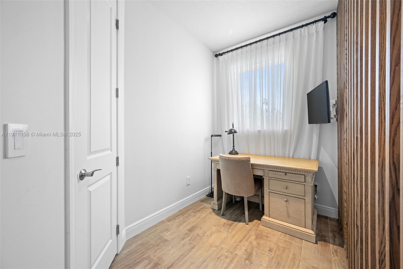 HILLCREST COUNTRY CLUB SO - Residential Lease