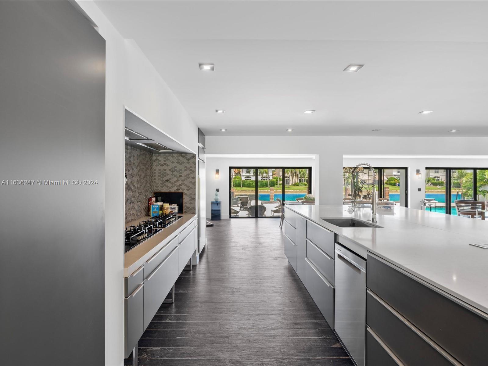 DIPLOMAT GOLF ESTATES ADD - Residential