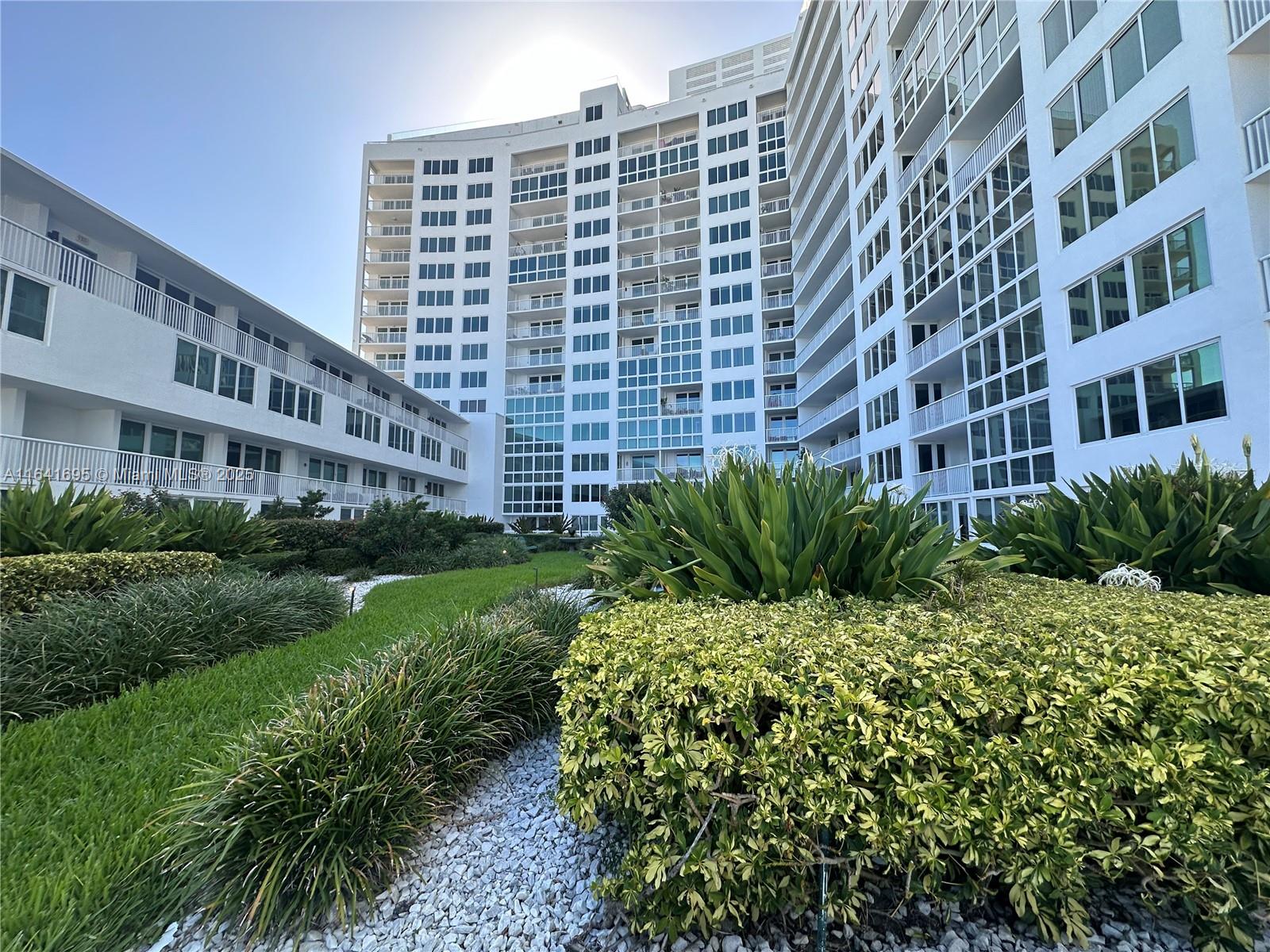 THE CARRIAGE HOUSE CONDO - Residential