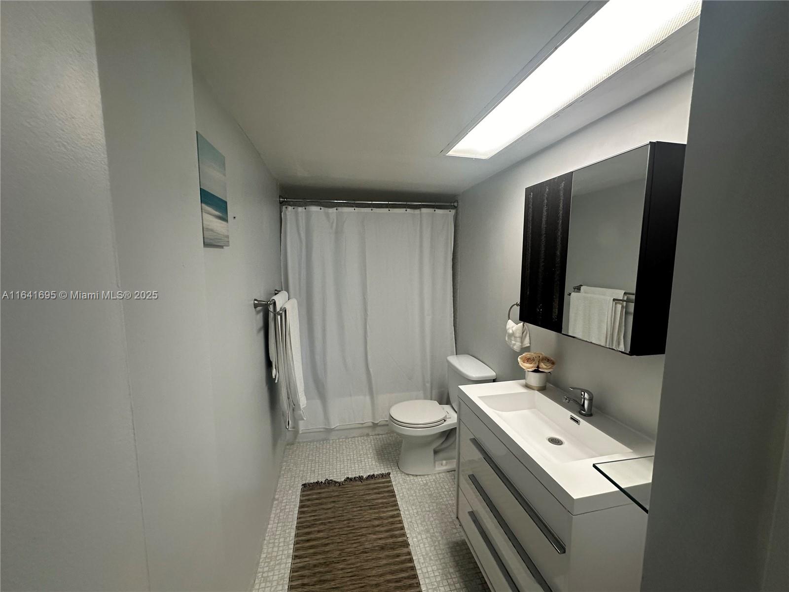 THE CARRIAGE HOUSE CONDO - Residential