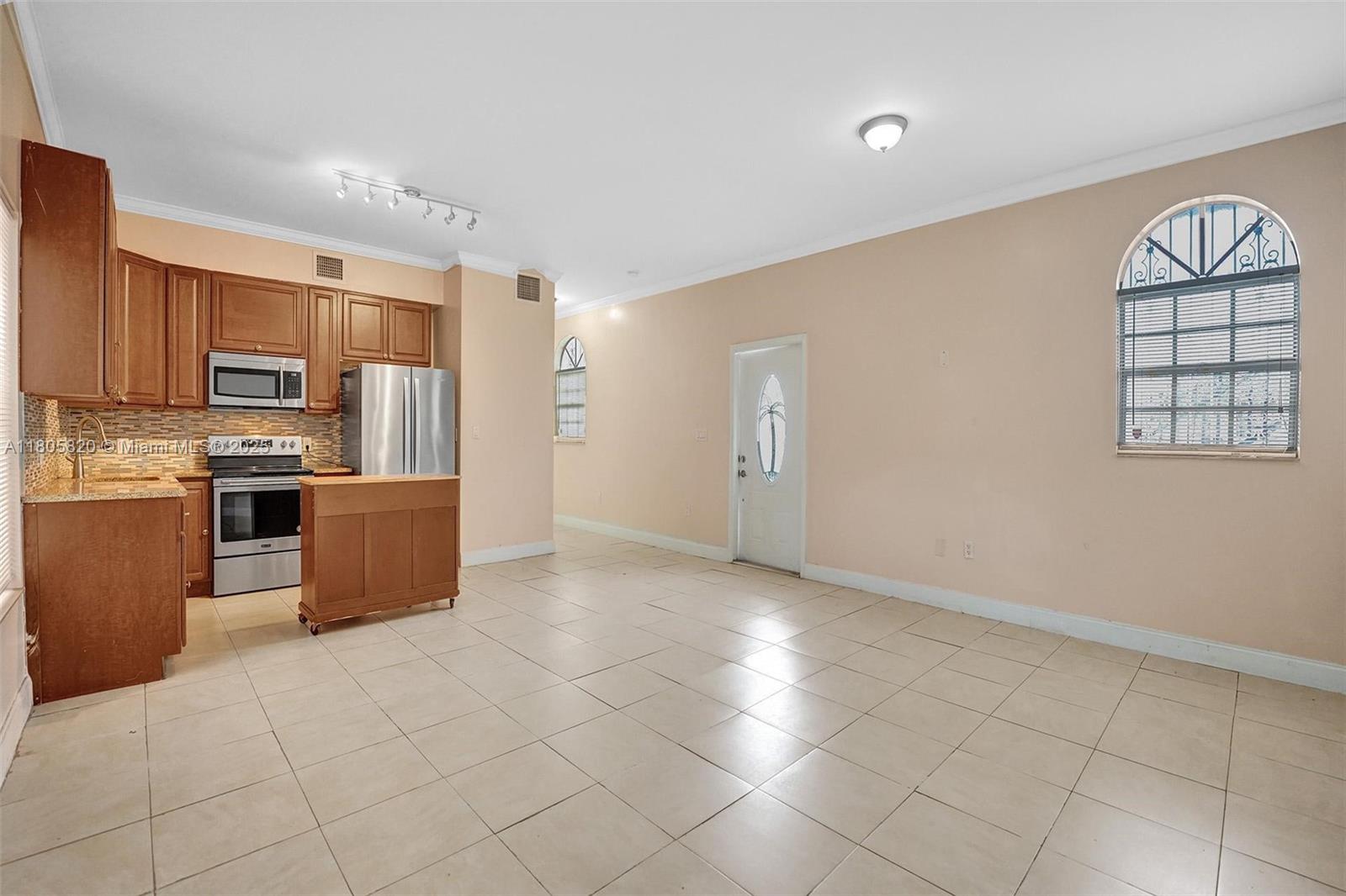 1695 SW 11th St 103