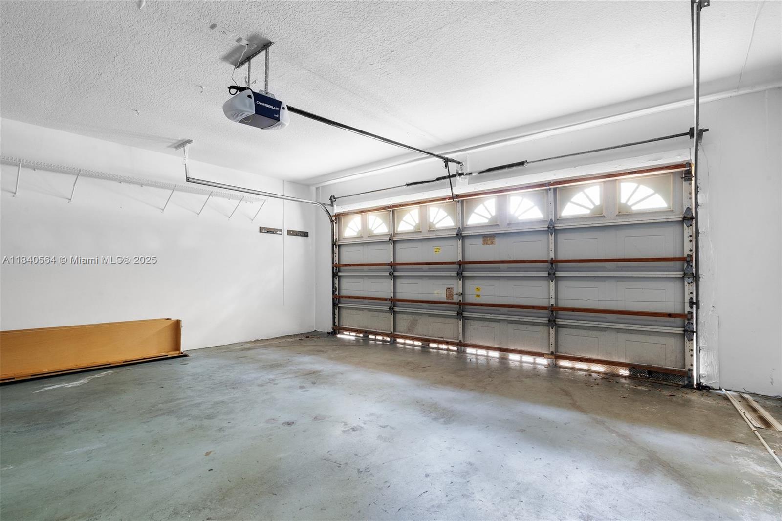 COUNTRY'S POINT - Residential