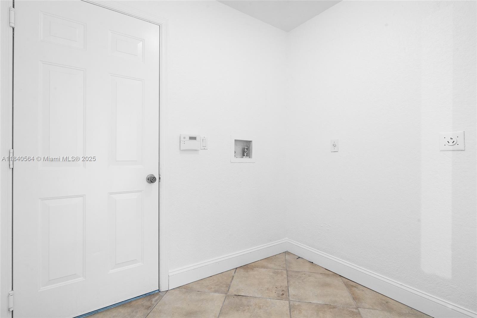 COUNTRY'S POINT - Residential