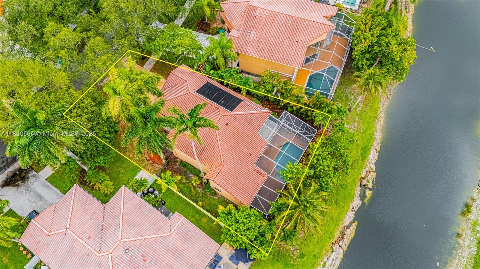 COUNTRY'S POINT - Residential