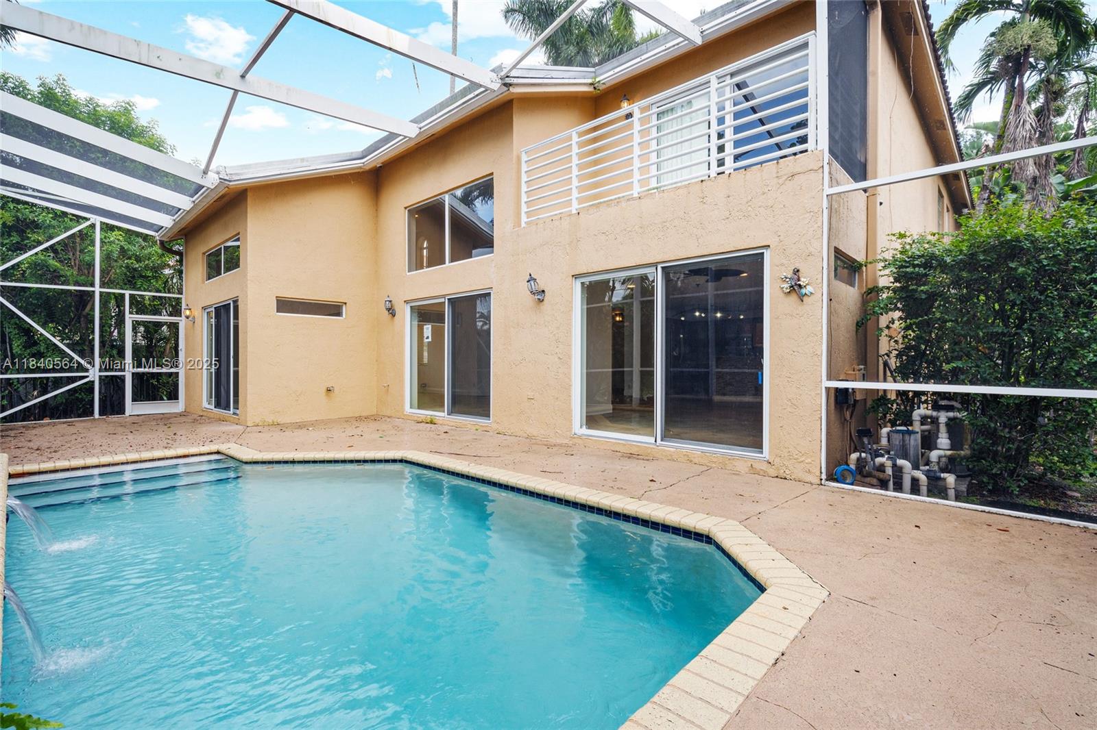 COUNTRY'S POINT - Residential