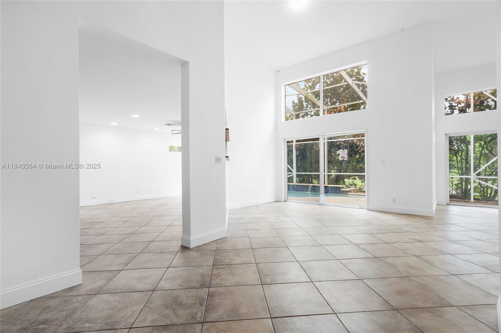 COUNTRY'S POINT - Residential