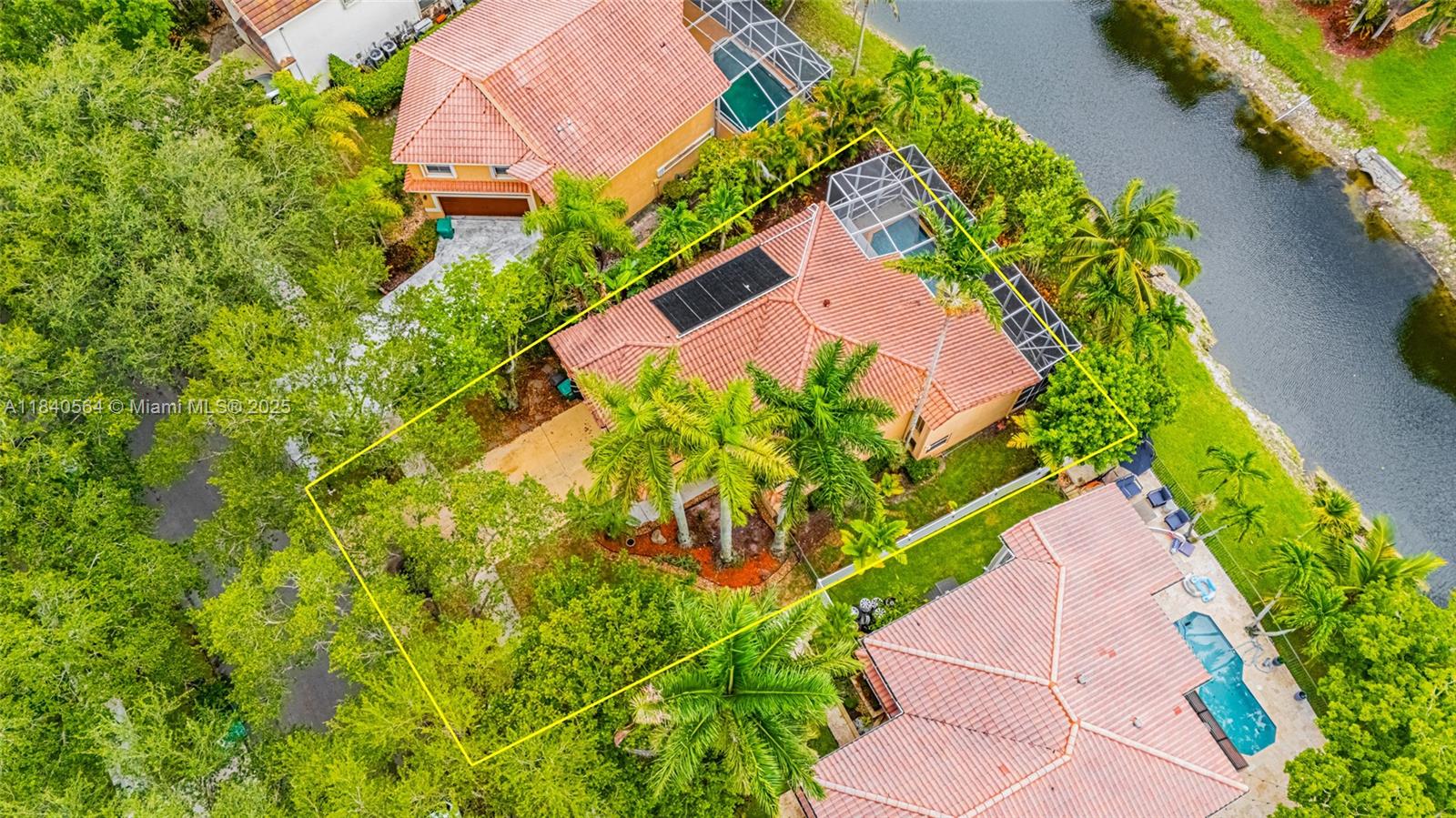 COUNTRY'S POINT - Residential