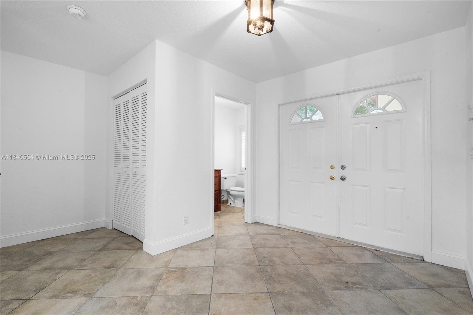 COUNTRY'S POINT - Residential