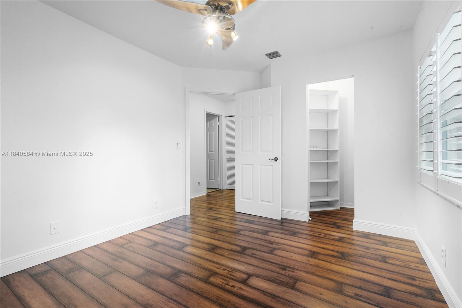 COUNTRY'S POINT - Residential