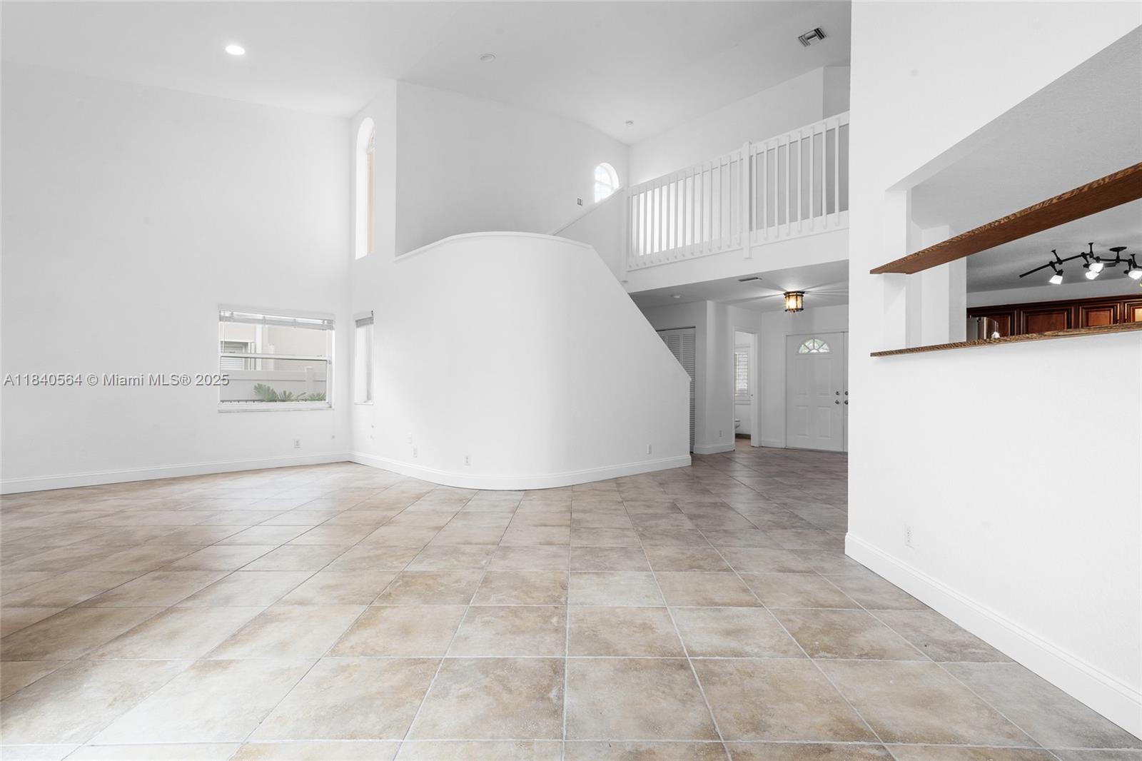 COUNTRY'S POINT - Residential