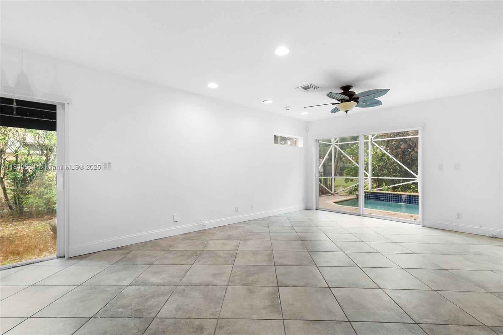 COUNTRY'S POINT - Residential