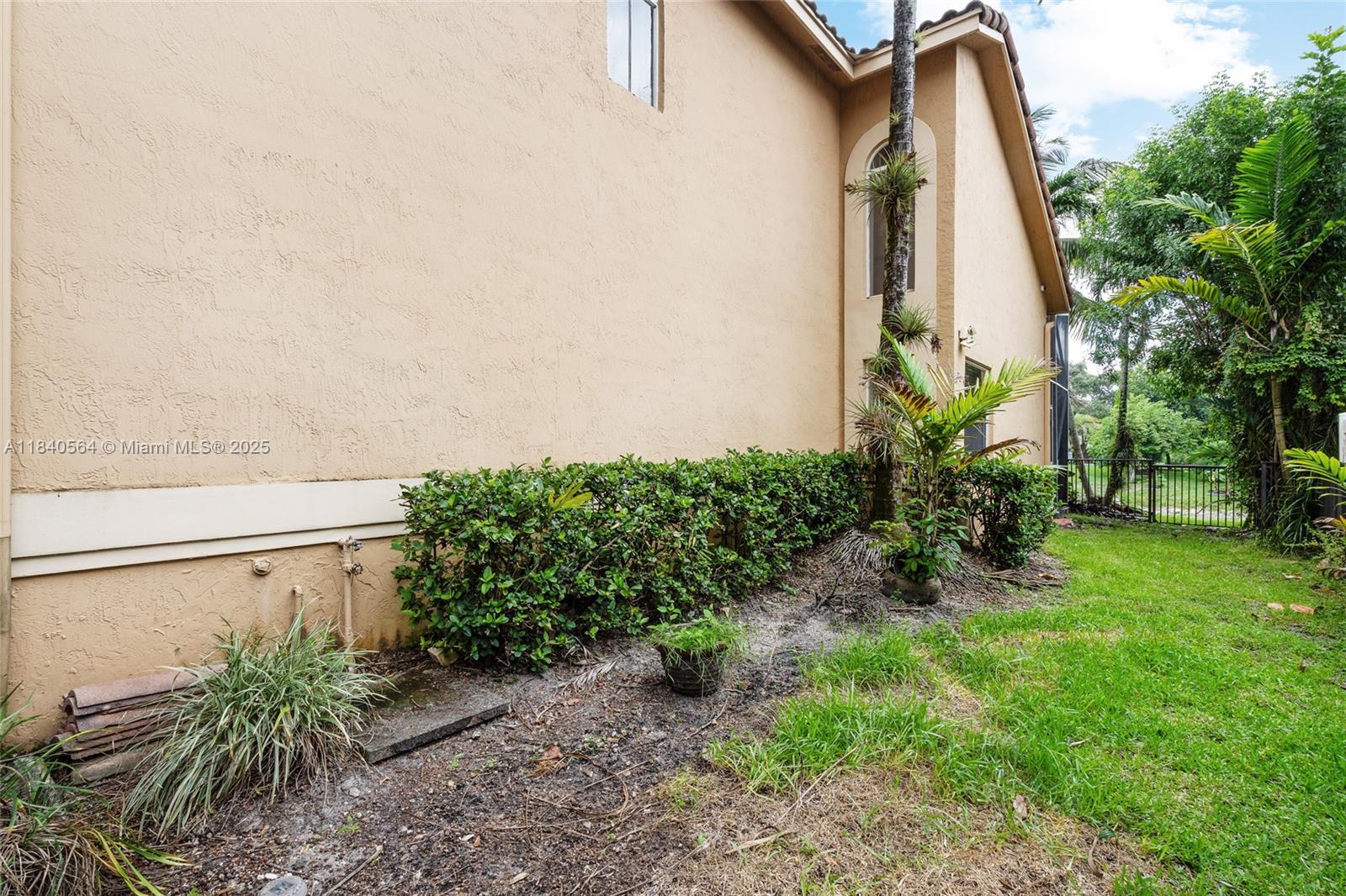 COUNTRY'S POINT - Residential